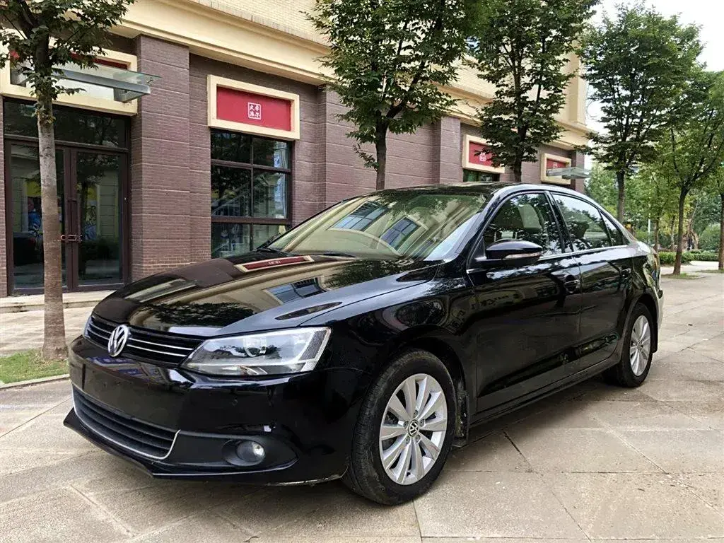2014 Volkswagen Sagitar 1.4T 131HP L4 7DCT