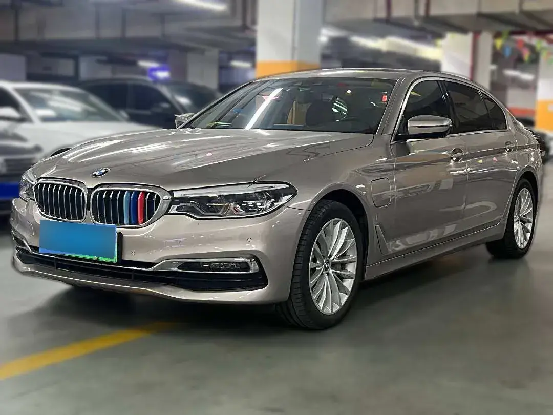 2019 BMW 5 Series 2.0T 184HP L4 8AT PHEV 13KWH