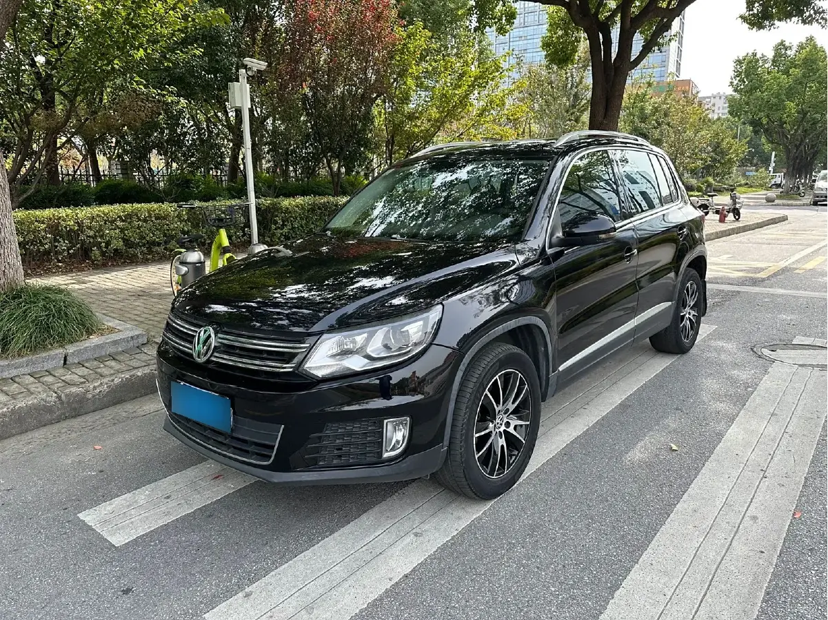 2015 Volkswagen Tiguan 2.0T 200HP L4 6AT