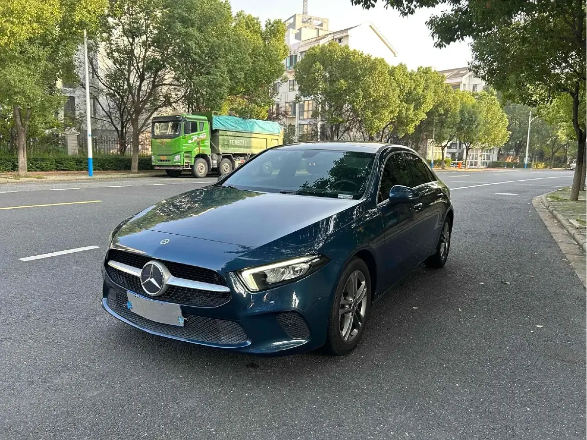 2019 Mercedes-Benz A Class 1.3T 163HP L4 7DCT