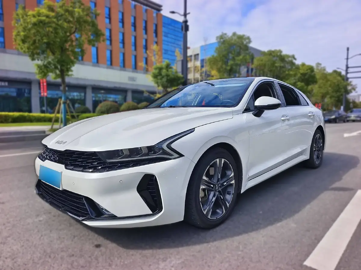 2021 Kia K5 2.0T 240HP L4 8AT