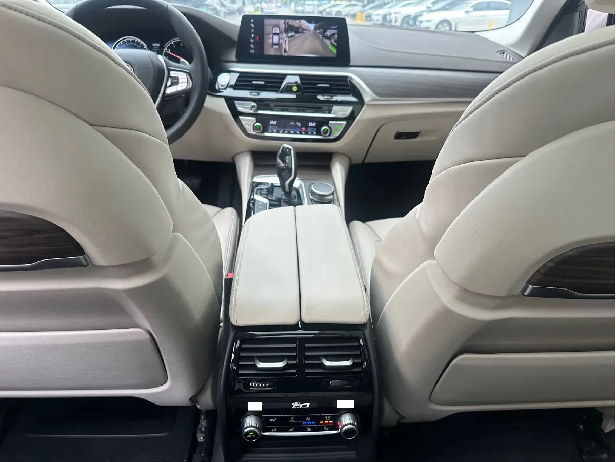 2018 BMW 5 Series 3.0T 340HP L6 8AT,autocango,china used car exporter,china ev exporter,chinese used car exporter,chinese used ev exporter