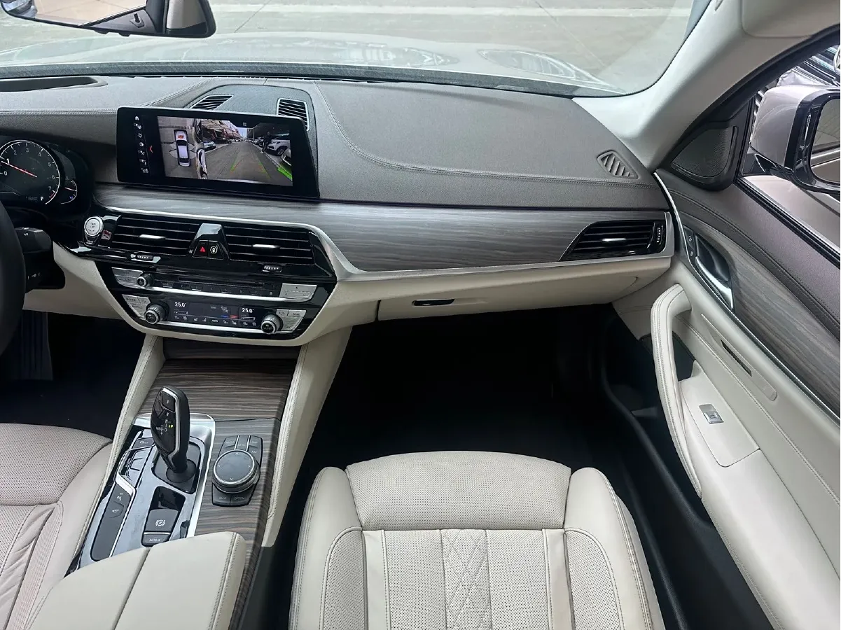2018 BMW 5 Series 3.0T 340HP L6 8AT,autocango,china used car exporter,china ev exporter,chinese used car exporter,chinese used ev exporter
