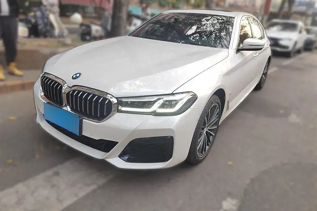 2023 BMW 5 Series 2.0T 245HP L4 8AT