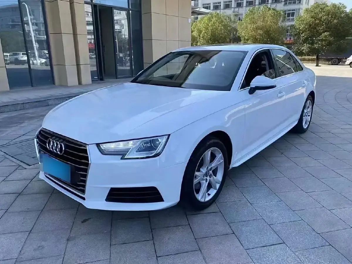 2017 Audi A4L 2.0T 190HP L4 7DCT