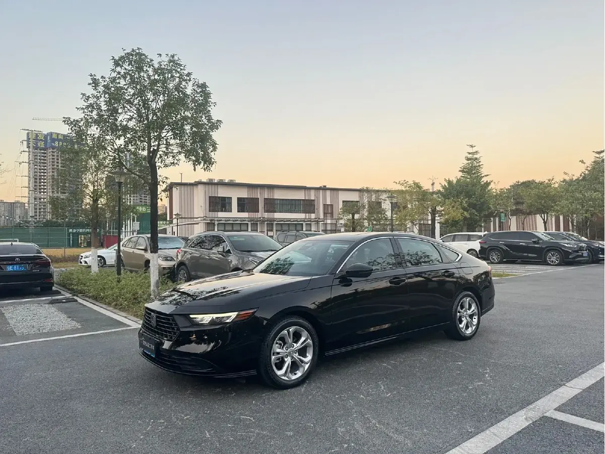 2023 Honda Accord 1.5T 192HP L4 CVT