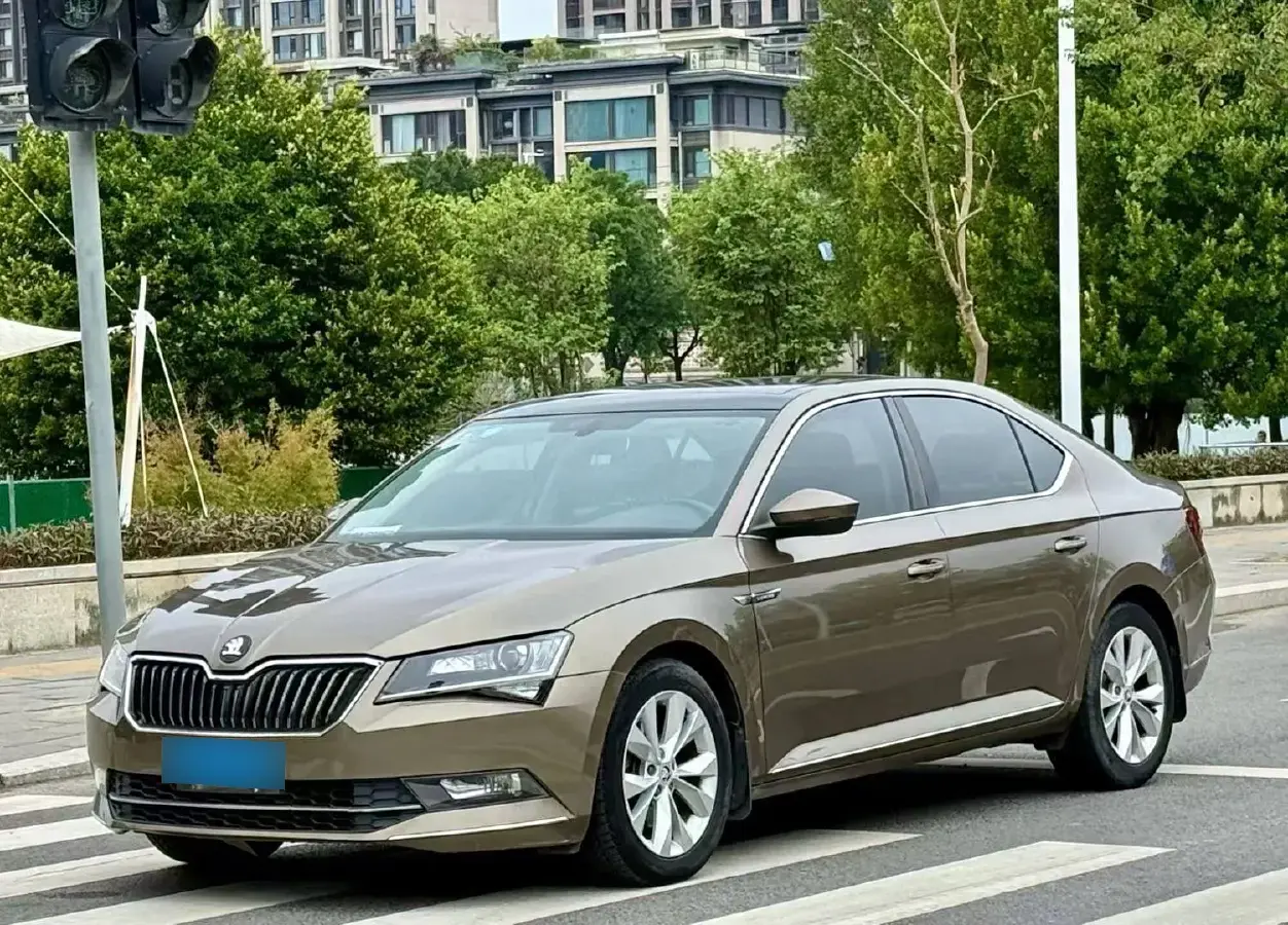 2016 Skoda Superb 1.4T 150HP L4 7DCT