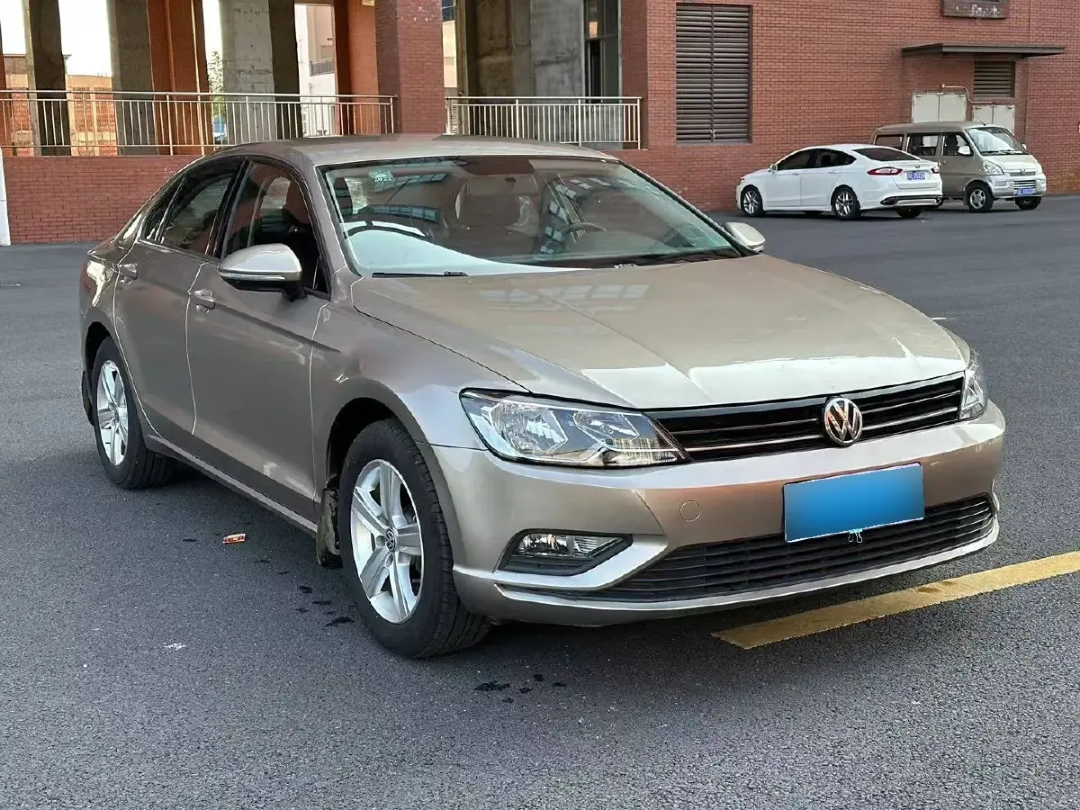 2015 Volkswagen Lamando 1.4T 131HP L4 7DCT