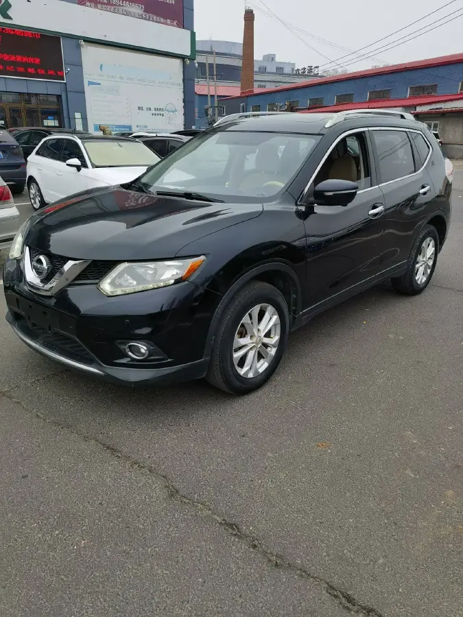 2014 Nissan X-Trail 2.5L 186HP L4 CVT