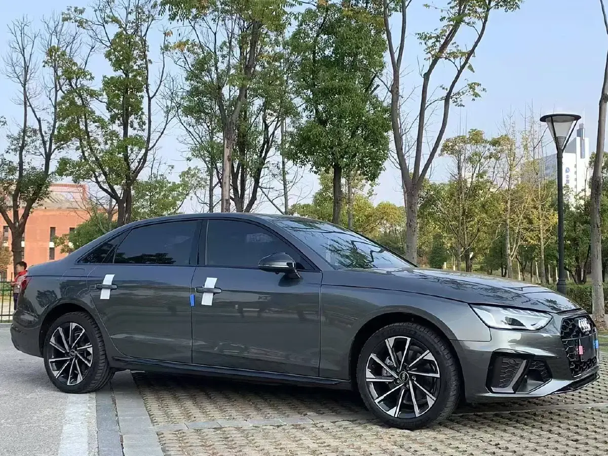 2023 Audi A4L 2.0T 190HP L4 7DCT