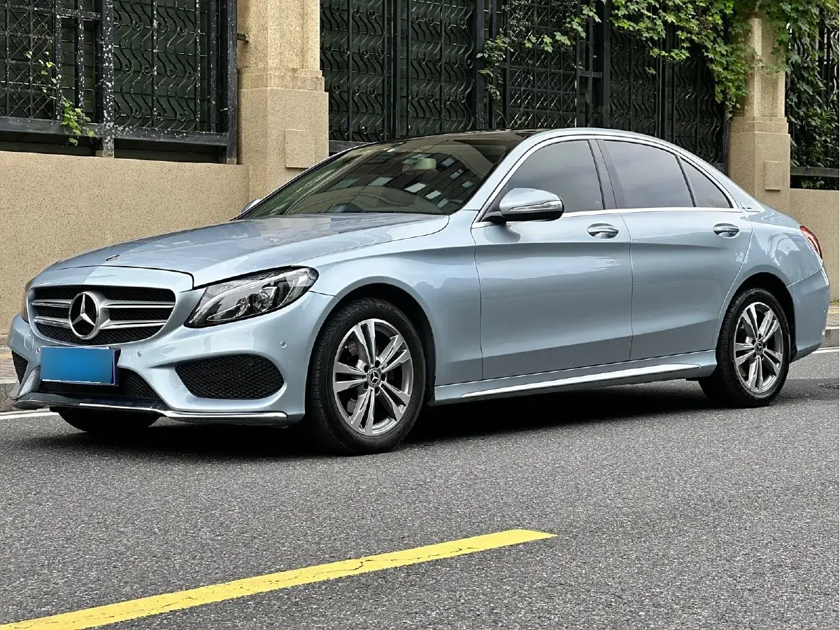 2018 Mercedes-Benz C Class 2.0T 184HP L4 9AT
