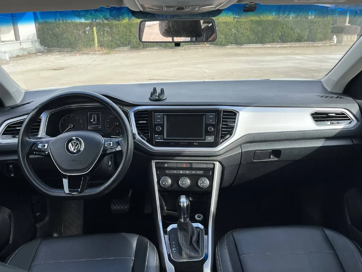 2019 Volkswagen T-Roc 1.4T 131HP L4 7DCT,autocango,china used car exporter,china ev exporter,chinese used car exporter,chinese used ev exporter
