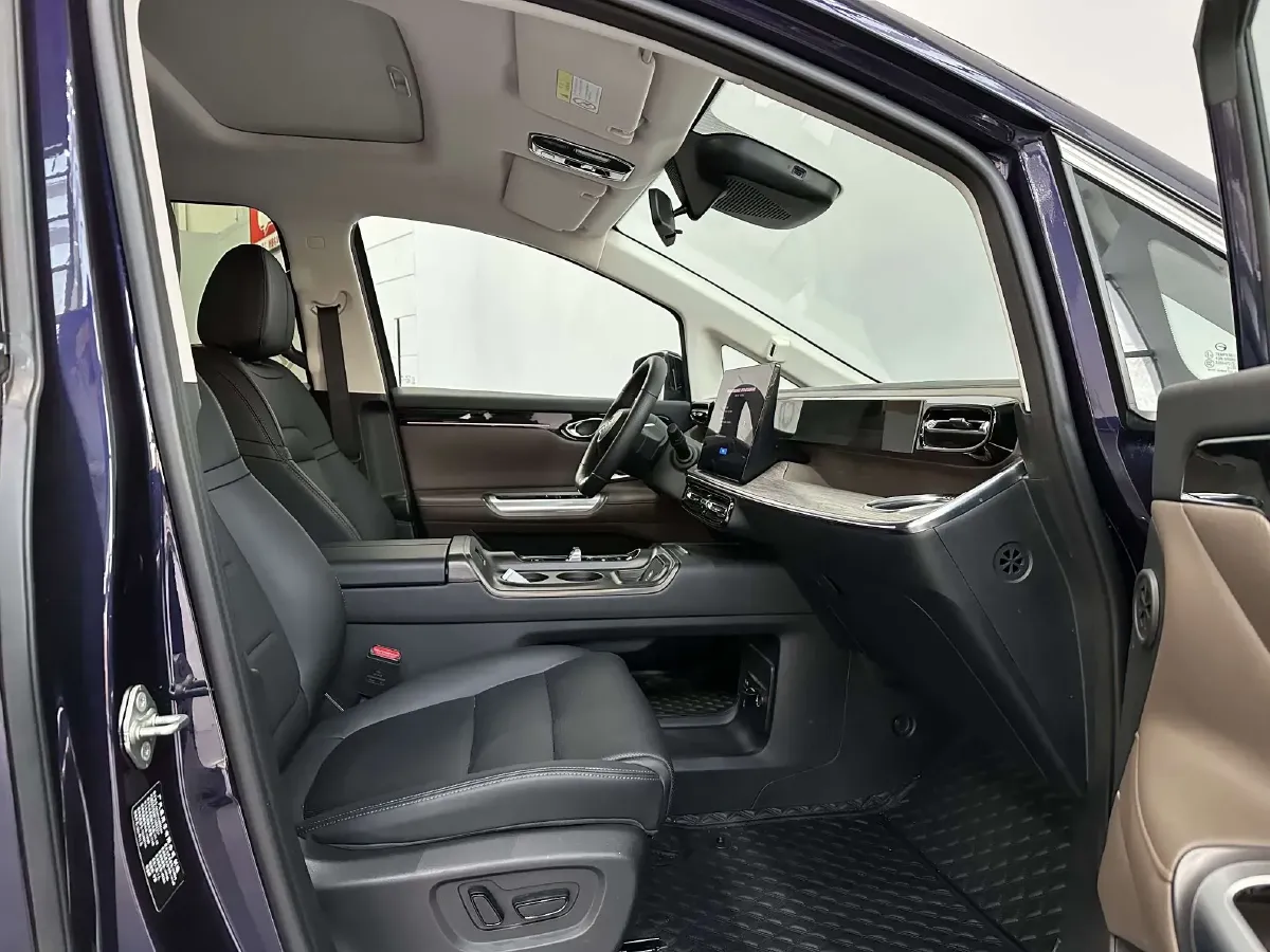 2024 GAC Trumpchi E8 2.0L 140HP L4 2DHT PHEV 25.57KWH,autocango,china used car exporter,china ev exporter,chinese used car exporter,chinese used ev exporter