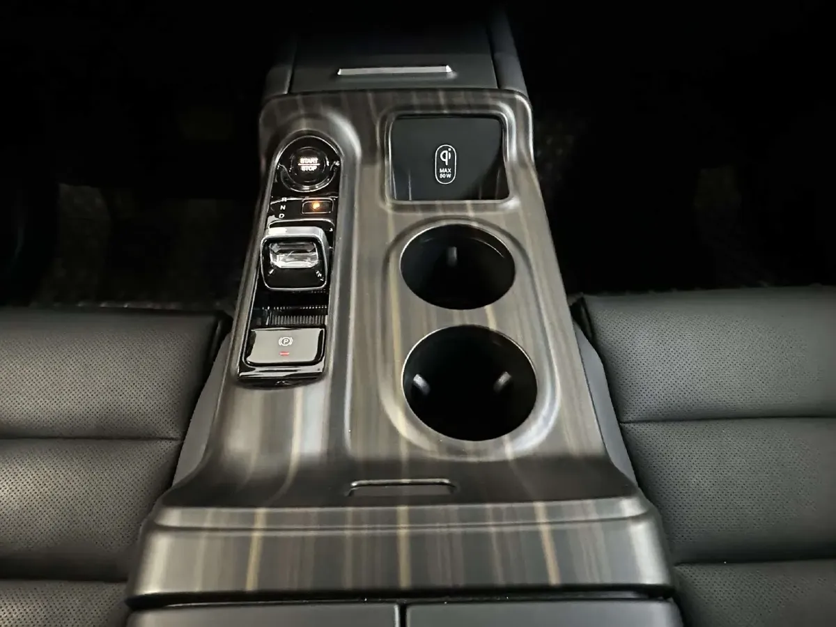 2024 GAC Trumpchi E8 2.0L 140HP L4 2DHT PHEV 25.57KWH,autocango,china used car exporter,china ev exporter,chinese used car exporter,chinese used ev exporter