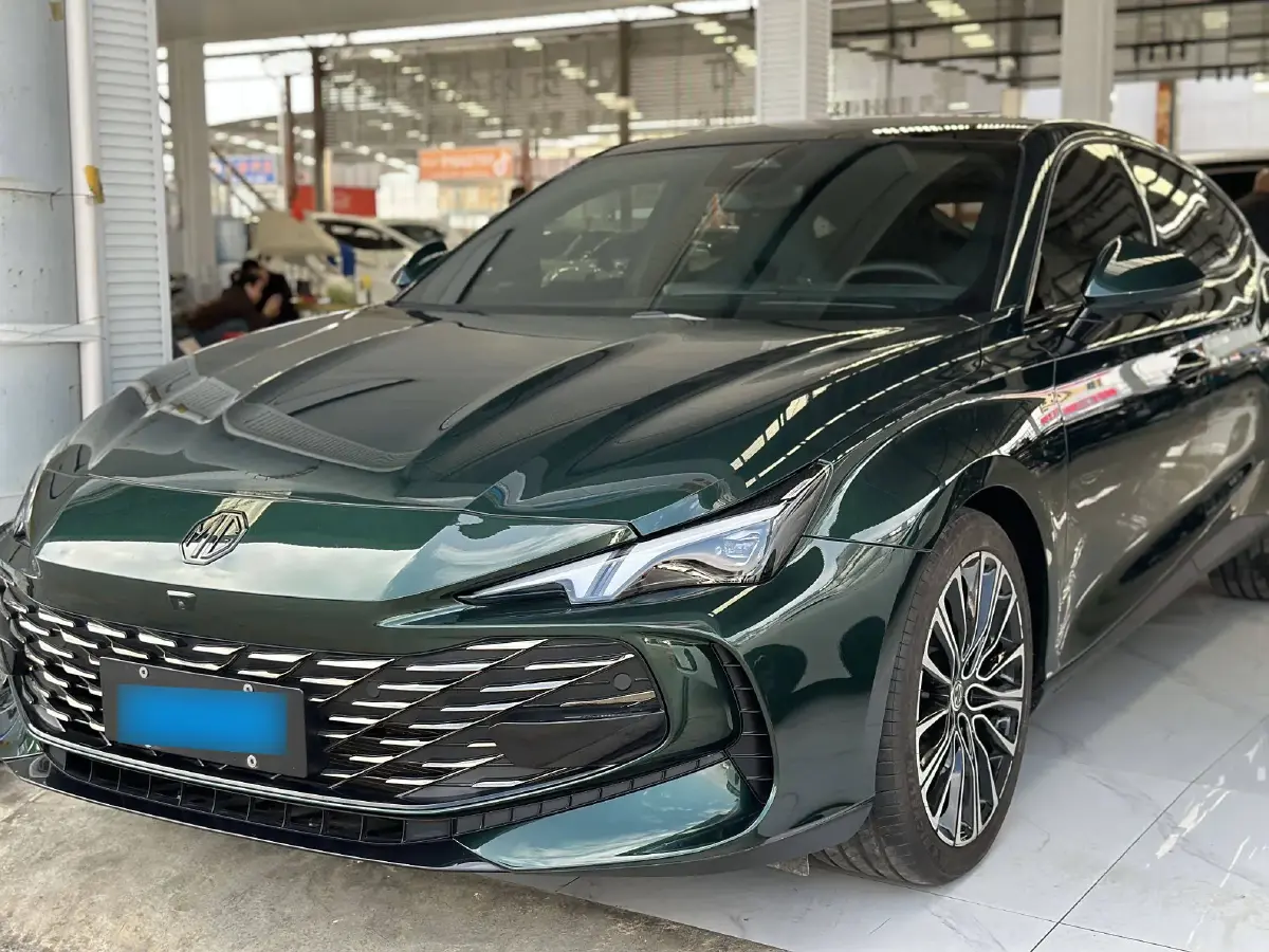 2023 MG 7 2.0T 261HP L4 9AT
