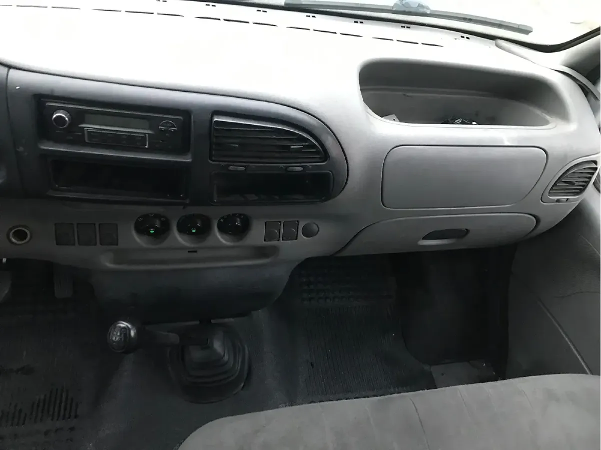 2015 Ford Classic Transit 2.8T 108HP L4 5MT,autocango,china used car exporter,china ev exporter,chinese used car exporter,chinese used ev exporter