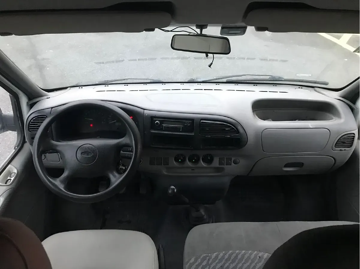 2015 Ford Classic Transit 2.8T 108HP L4 5MT,autocango,china used car exporter,china ev exporter,chinese used car exporter,chinese used ev exporter