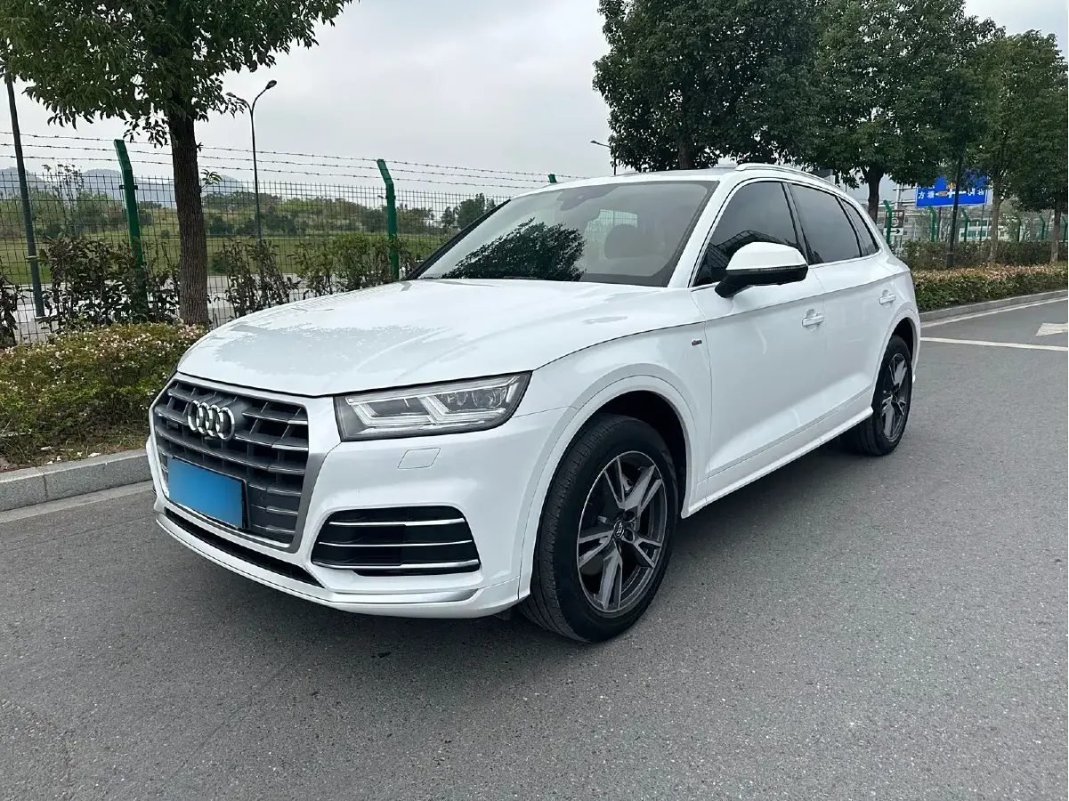 2021 Audi Q5L 2.0T 190HP L4 7DCT