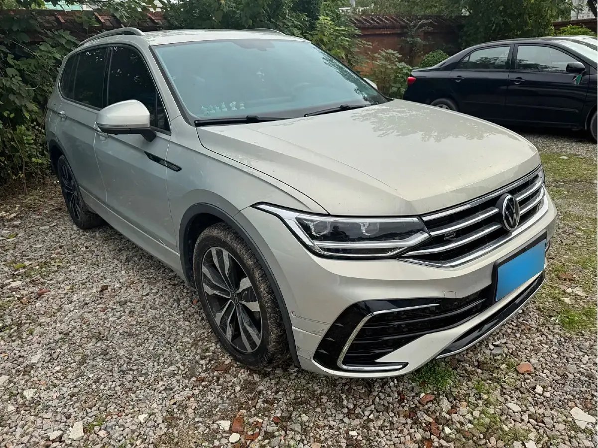 2023 Volkswagen Tiguan L 2.0T 186HP L4 7DCT