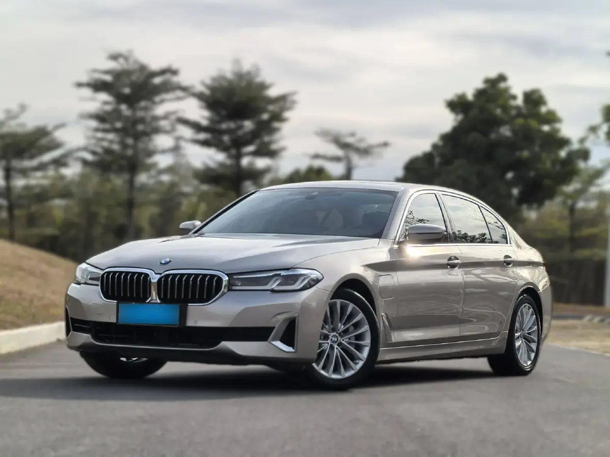 2021 BMW 5 Series 2.0T 184HP L4 8AT PHEV 17.7KWH