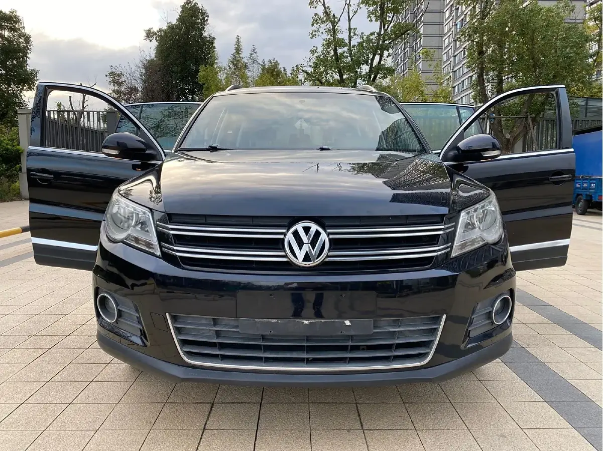 2012 Volkswagen Tiguan 1.8T 160HP L4 6AT