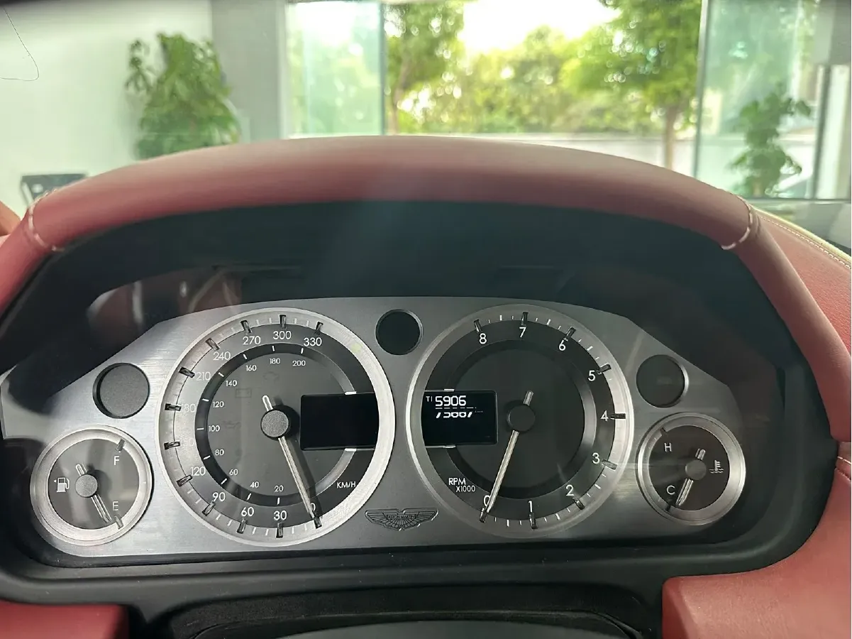 2013 Aston Martin DB9 6.0L 517HP V12 6AT,autocango,china used car exporter,china ev exporter,chinese used car exporter,chinese used ev exporter