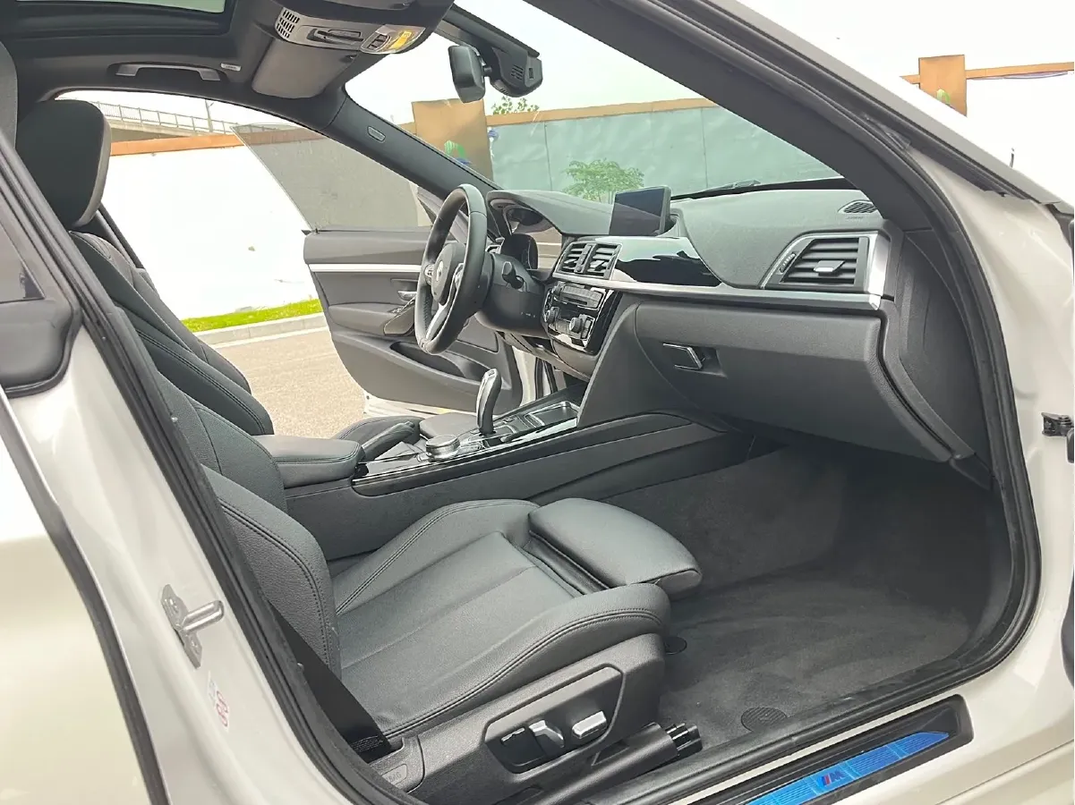 2019 BMW 3 Series GT 2.0T 184HP L4 8AT,autocango,china used car exporter,china ev exporter,chinese used car exporter,chinese used ev exporter