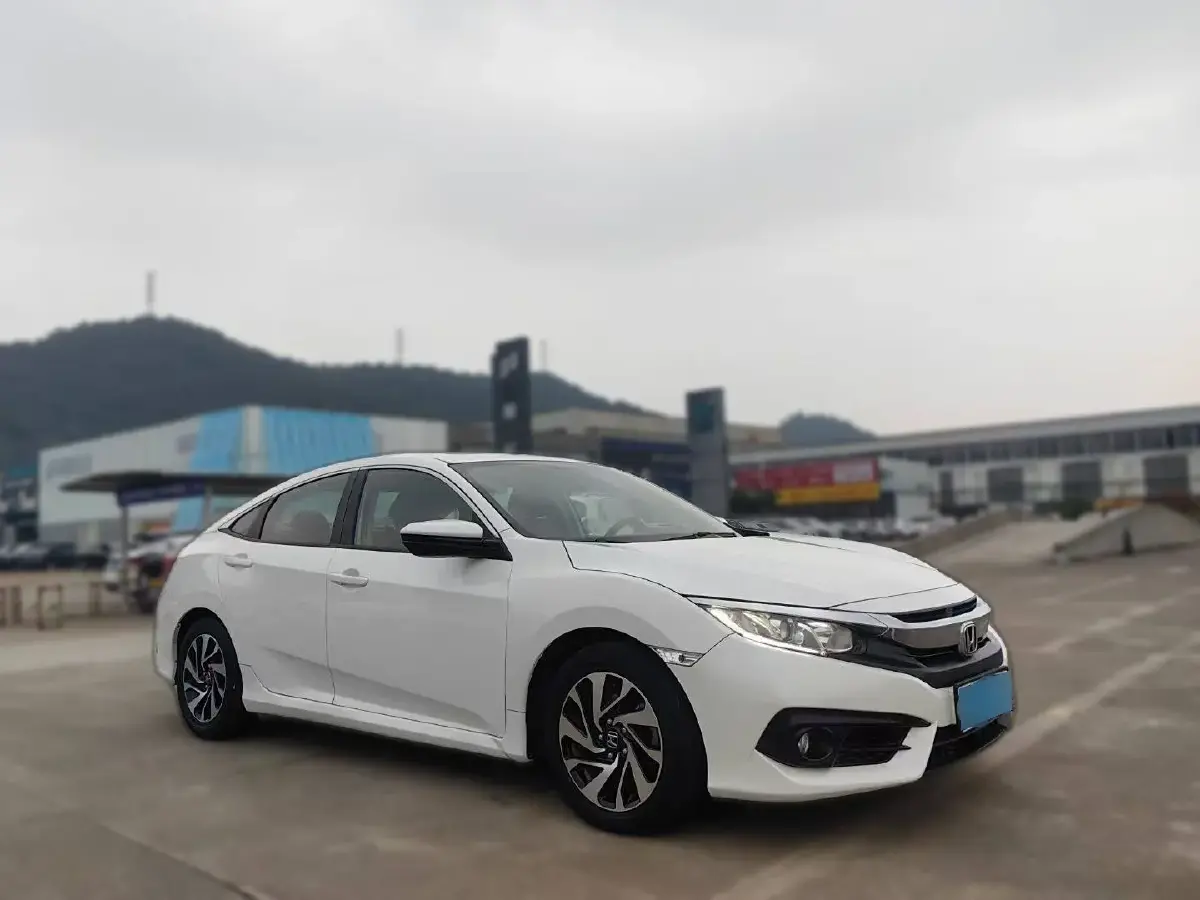2016 Honda Civic 1.5T 177HP L4 CVT