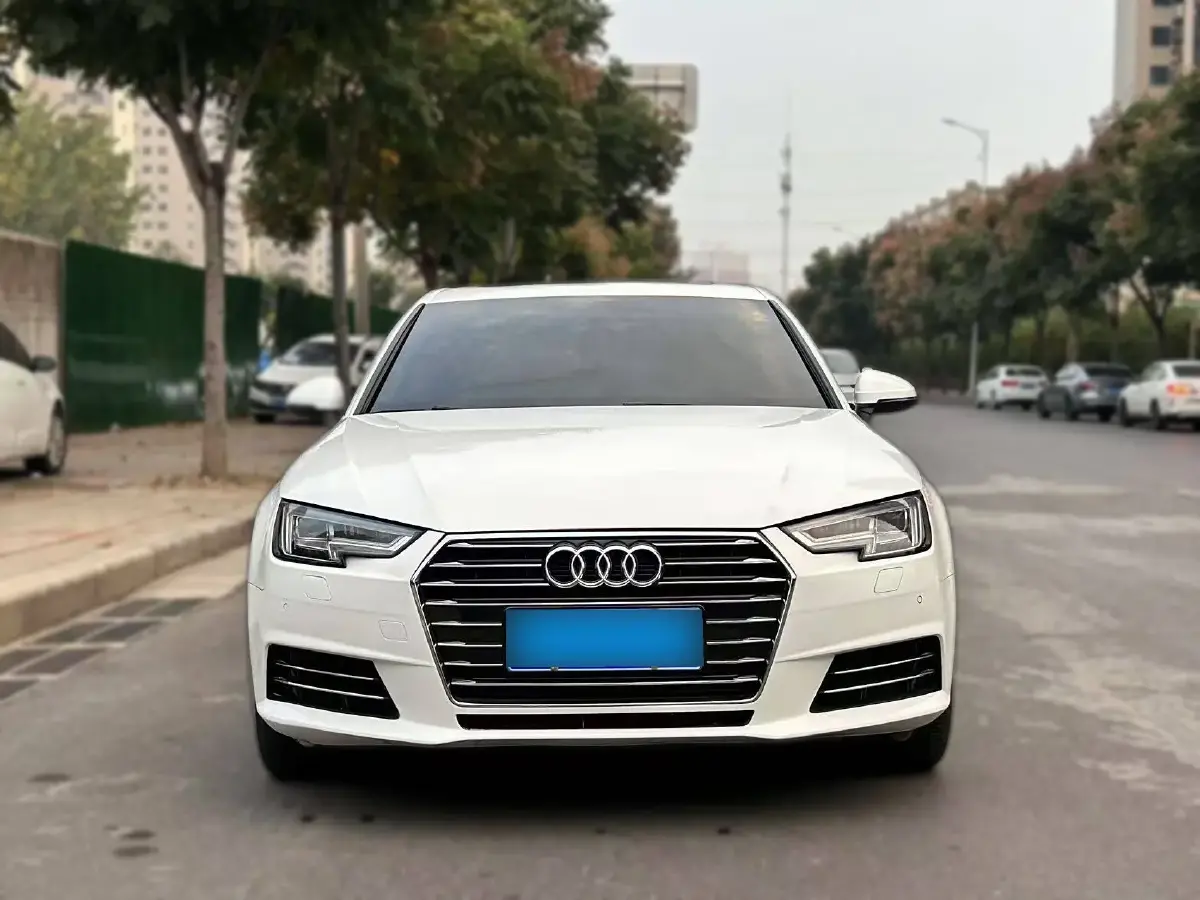 2017 Audi A4L 2.0T 190HP L4 7DCT