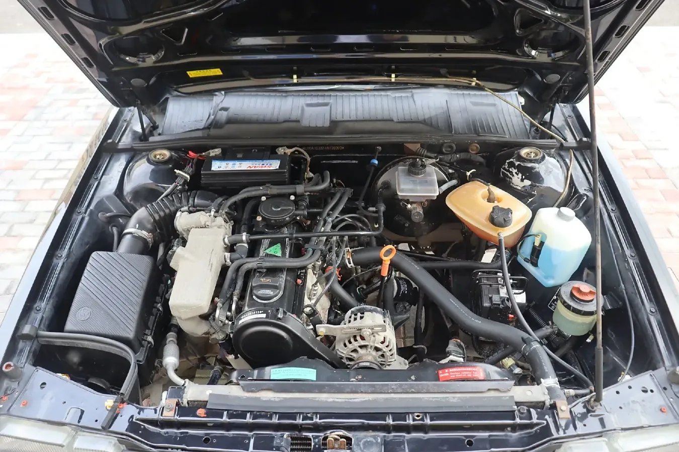 2004 Volkswagen Santana Classic 1.6L 87HP L4 5MT,autocango,china used car exporter,china ev exporter,chinese used car exporter,chinese used ev exporter