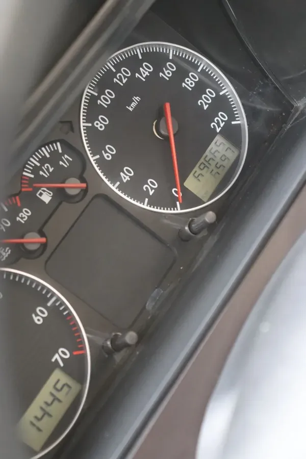 2004 Volkswagen Santana Classic 1.6L 87HP L4 5MT,autocango,china used car exporter,china ev exporter,chinese used car exporter,chinese used ev exporter