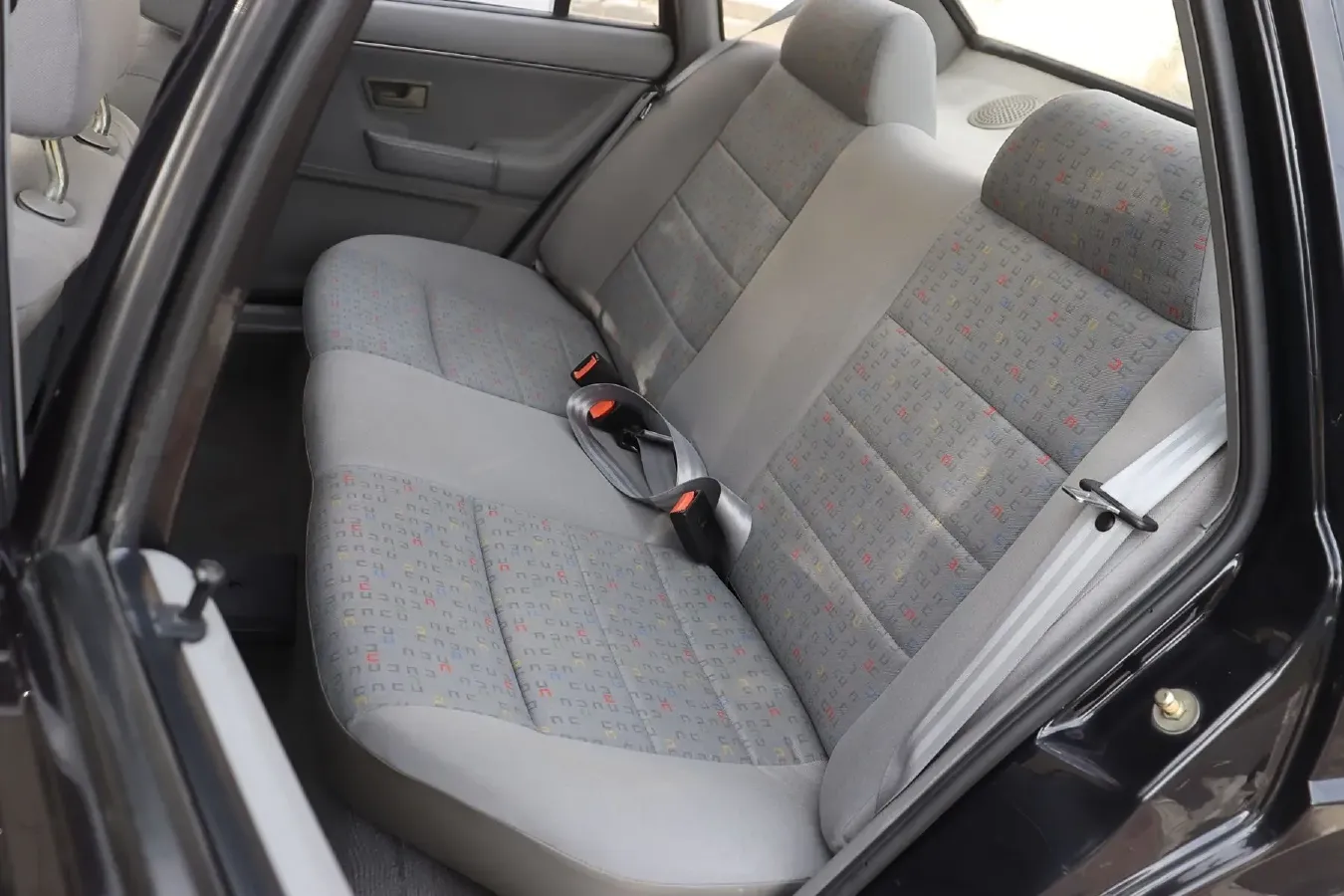 2004 Volkswagen Santana Classic 1.6L 87HP L4 5MT,autocango,china used car exporter,china ev exporter,chinese used car exporter,chinese used ev exporter