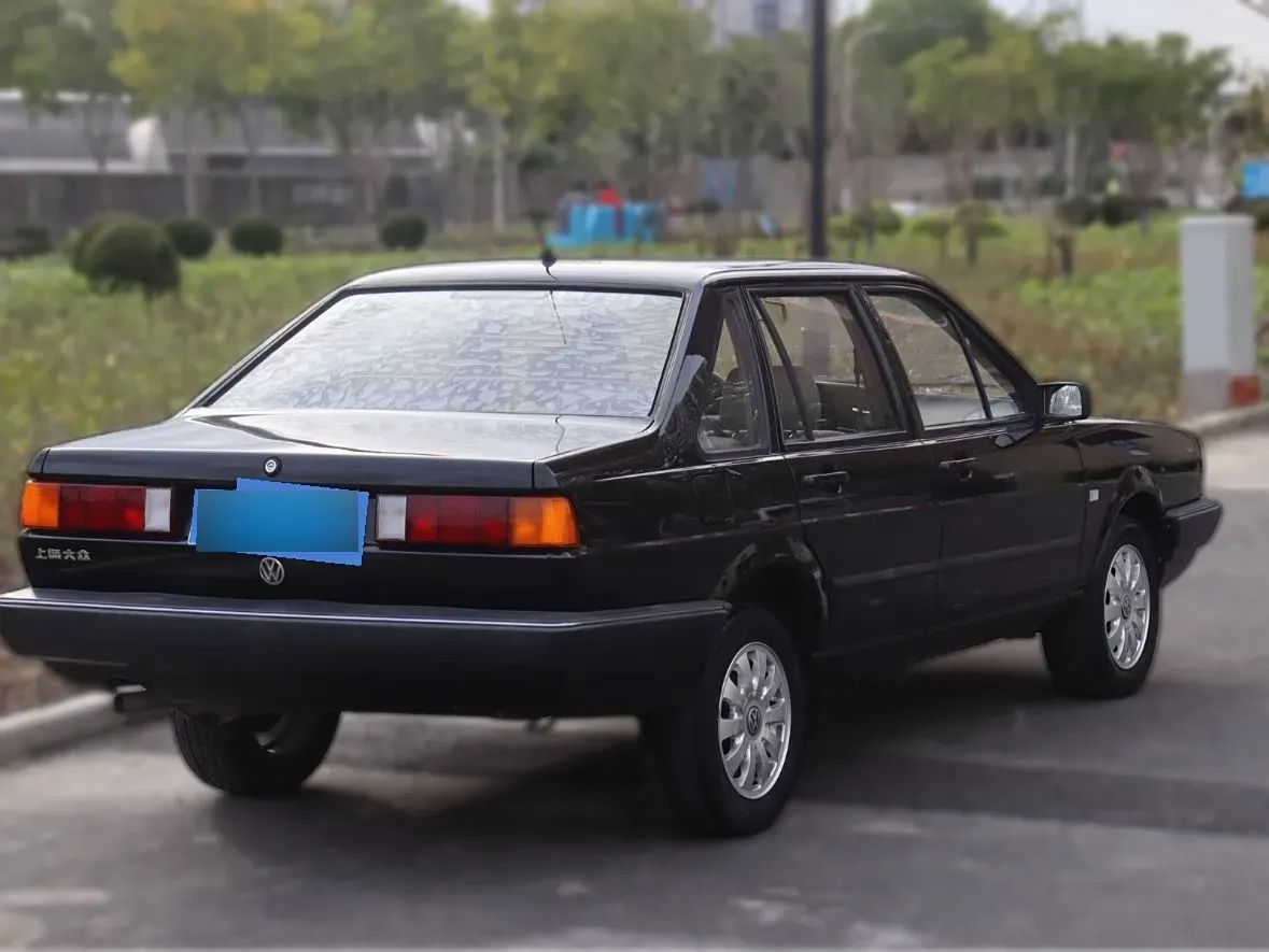 2004 Volkswagen Santana Classic 1.6L 87HP L4 5MT,autocango,china used car exporter,china ev exporter,chinese used car exporter,chinese used ev exporter