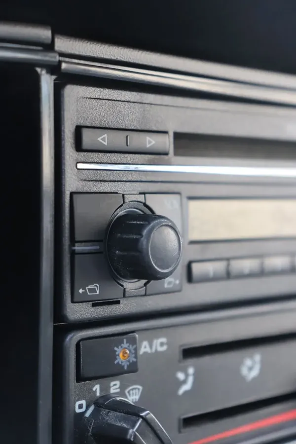 2004 Volkswagen Santana Classic 1.6L 87HP L4 5MT,autocango,china used car exporter,china ev exporter,chinese used car exporter,chinese used ev exporter