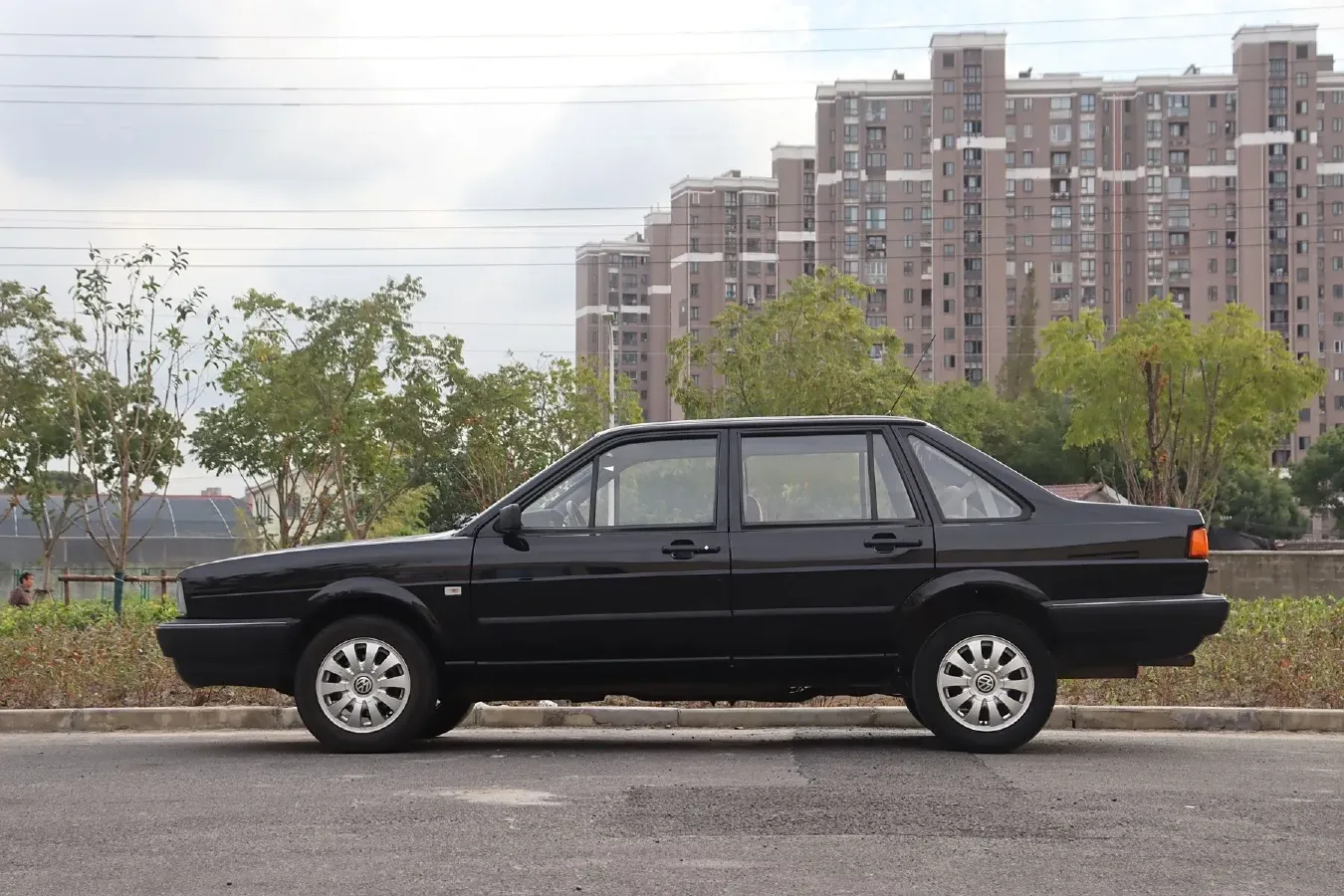 2004 Volkswagen Santana Classic 1.6L 87HP L4 5MT,autocango,china used car exporter,china ev exporter,chinese used car exporter,chinese used ev exporter