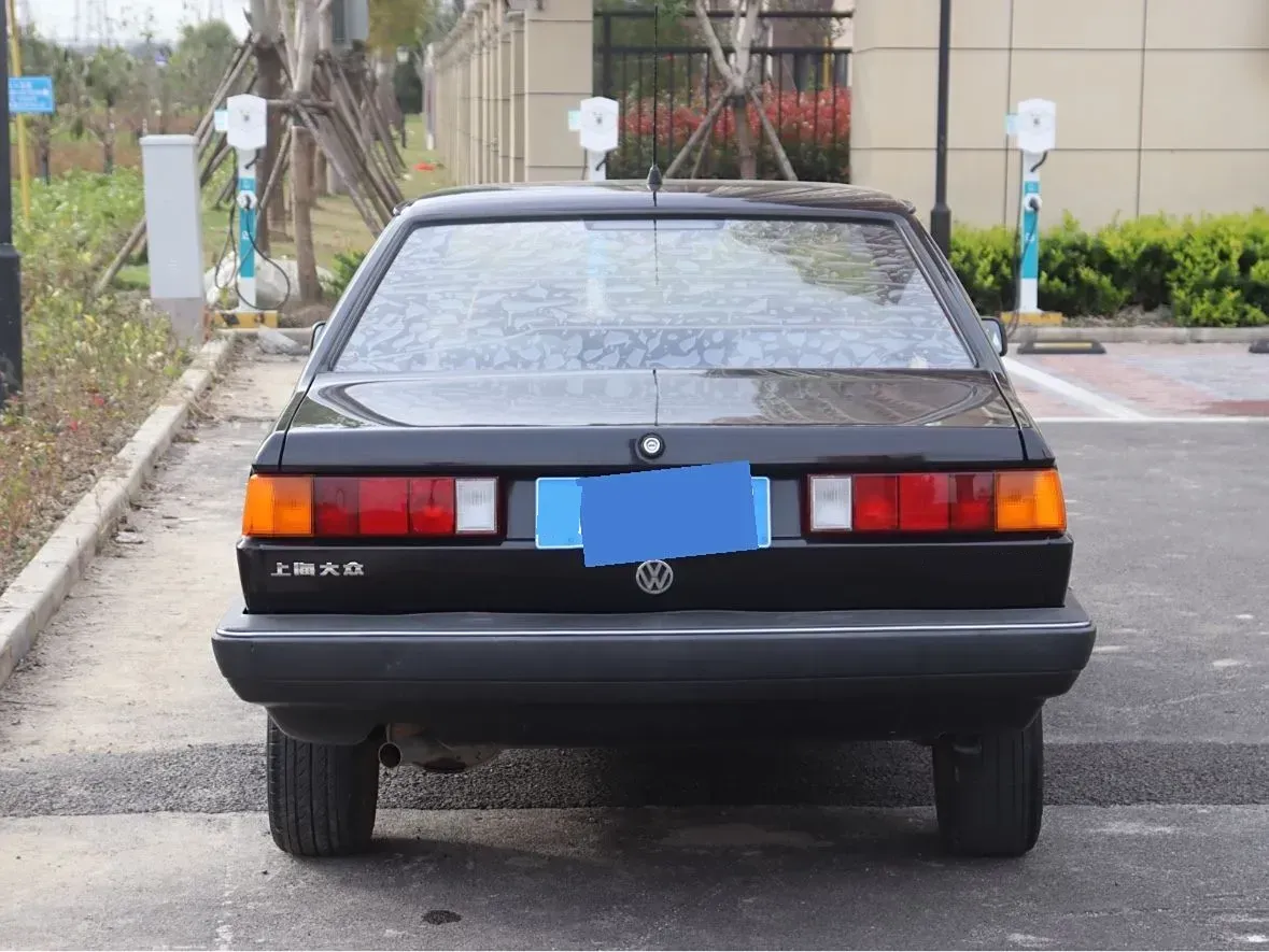 2004 Volkswagen Santana Classic 1.6L 87HP L4 5MT,autocango,china used car exporter,china ev exporter,chinese used car exporter,chinese used ev exporter