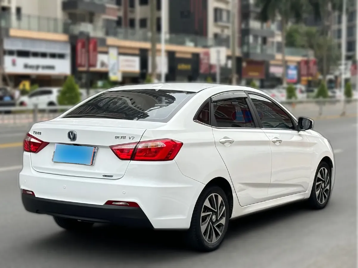 2015 ChangAn Alsvin V7 1.6L 124HP L4 5MT,autocango,china used car exporter,china ev exporter,chinese used car exporter,chinese used ev exporter