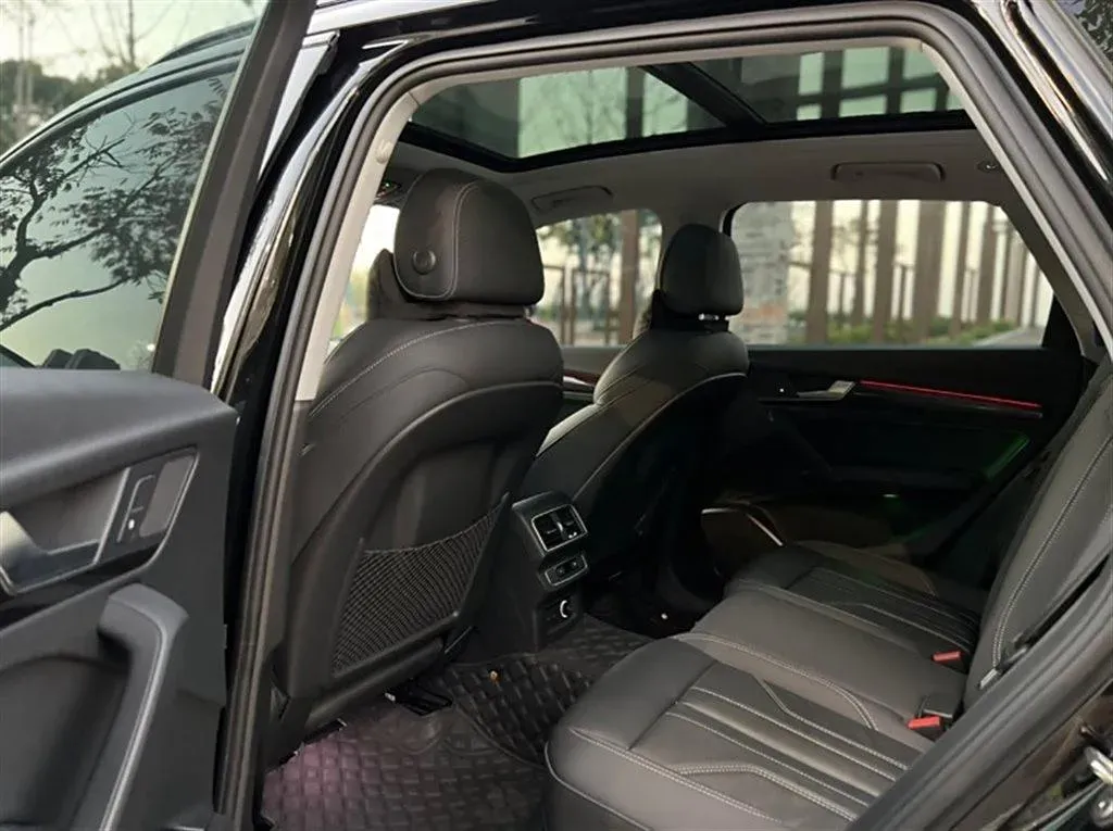 2018 Audi Q5L 2.0T 190HP L4 7DCT,autocango,china used car exporter,china ev exporter,chinese used car exporter,chinese used ev exporter