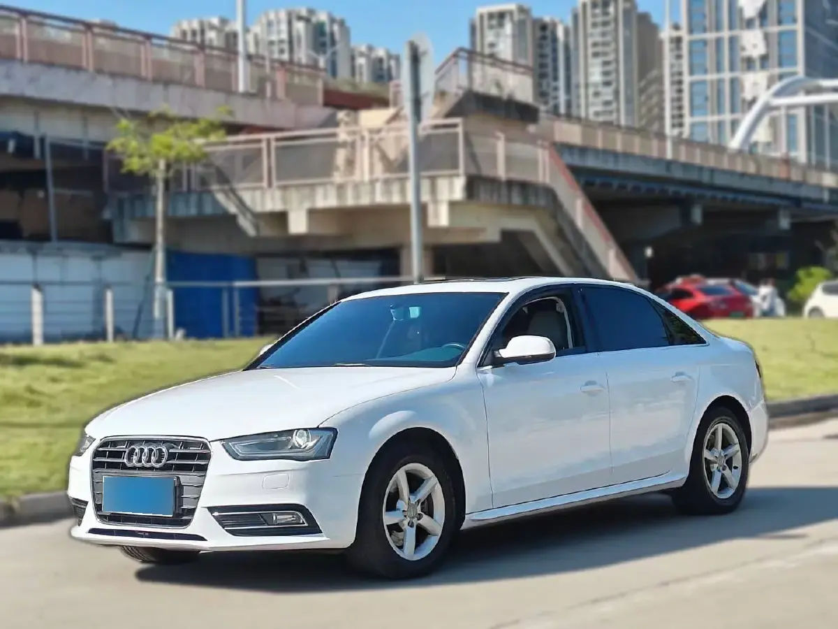 2013 Audi A4L 2.0T 180HP L4 CVT