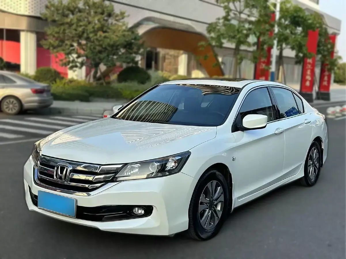 2015 Honda Accord 2.0L 155HP L4 CVT