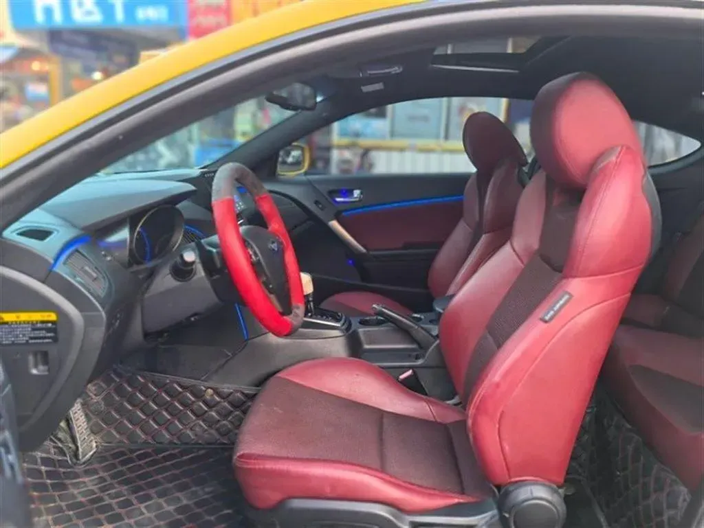 2012 Hyundai Rohens-Coupe 2.0T 260HP L4 8AT,autocango,china used car exporter,china ev exporter,chinese used car exporter,chinese used ev exporter