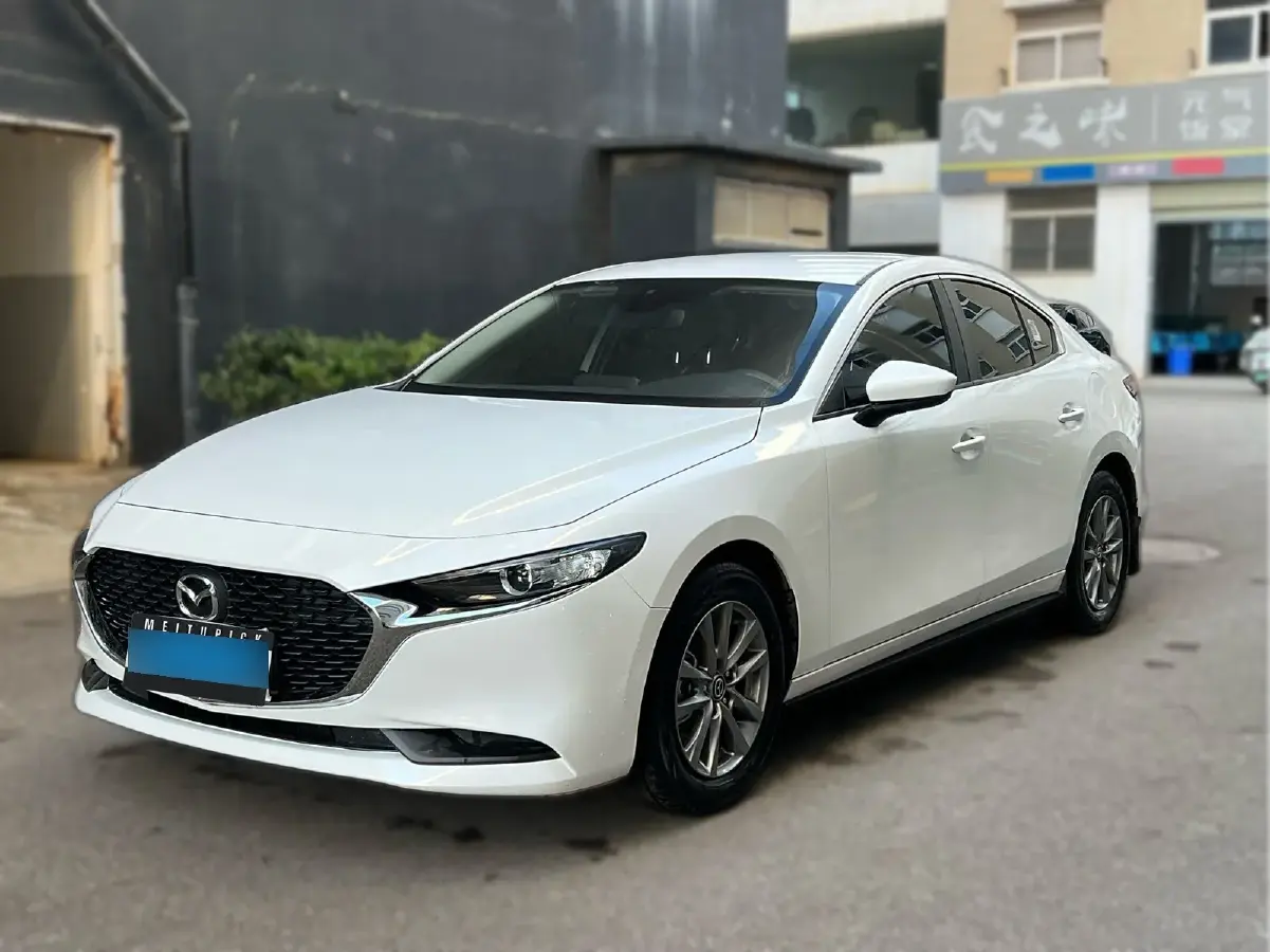 2022 Mazda 3 Axela 1.5L 117HP L4 6AT
