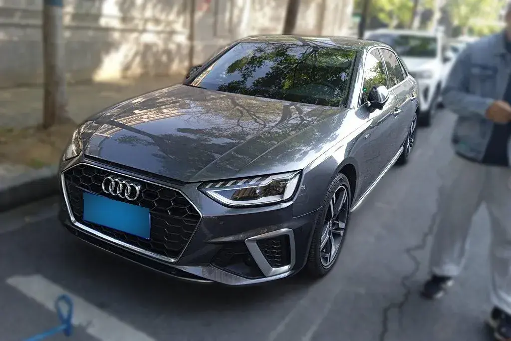 2020 Audi A4L 2.0T 190HP L4 7DCT