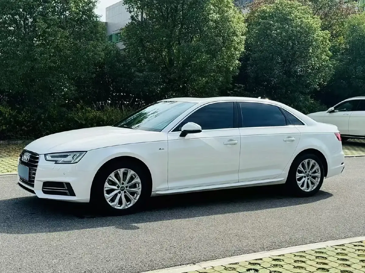 2019 Audi A4L 2.0T 190HP L4 7DCT