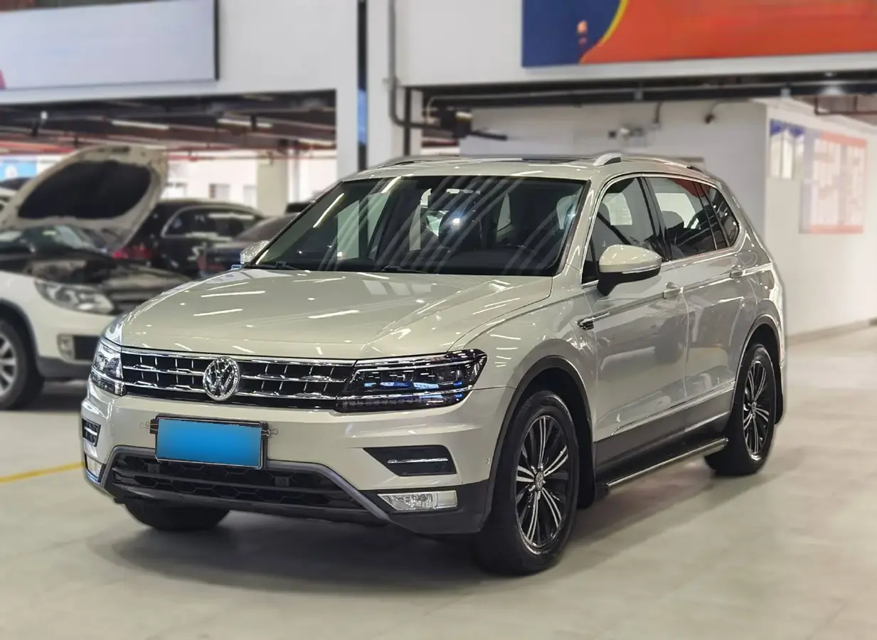 2017 Volkswagen Tiguan L 1.8T 180HP L4 7DCT