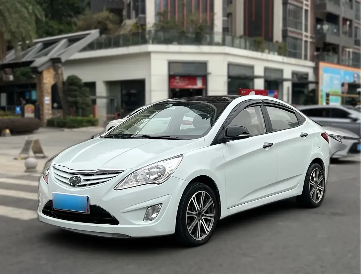 2010 Hyundai Reina 1.6L 123HP L4 4AT