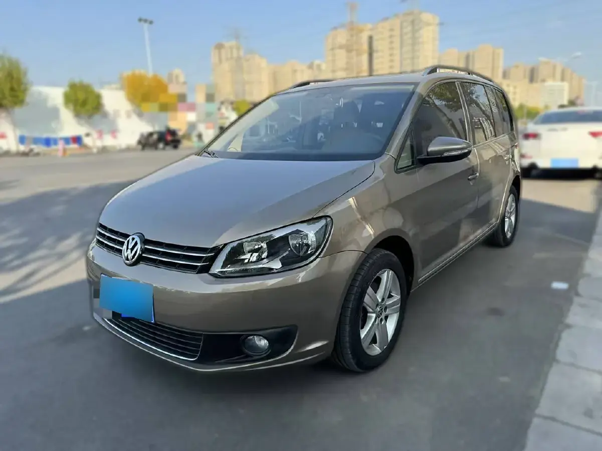 2015 Volkswagen Touran 1.4T 131HP L4 7DCT