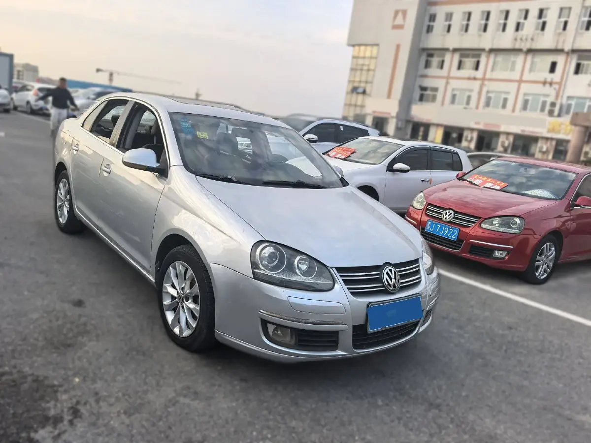2011 Volkswagen Sagitar 1.4T 131HP L4 7DCT