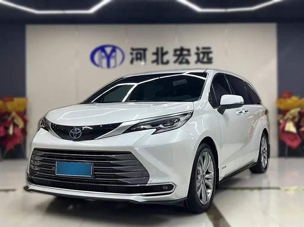 2021 Toyota Sienna 2.5L 192HP L4 E-CVT Hybrid