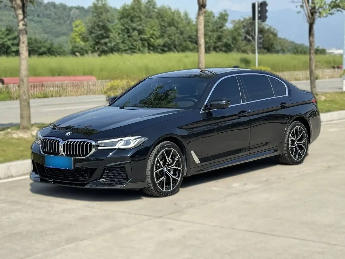 2023 BMW 5 Series 2.0T 245HP L4 8AT